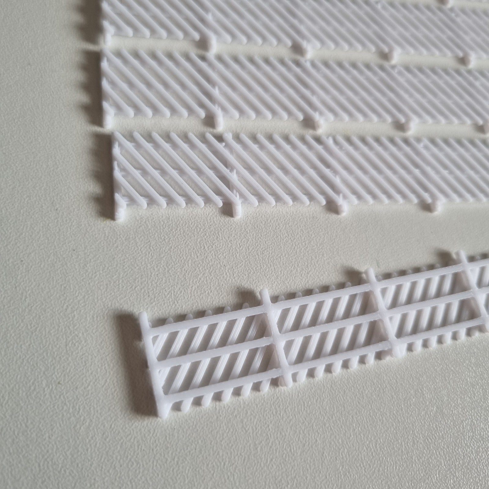 Fencing Station Style model Fence Midland Diagonal Style, 3 colours 1/120