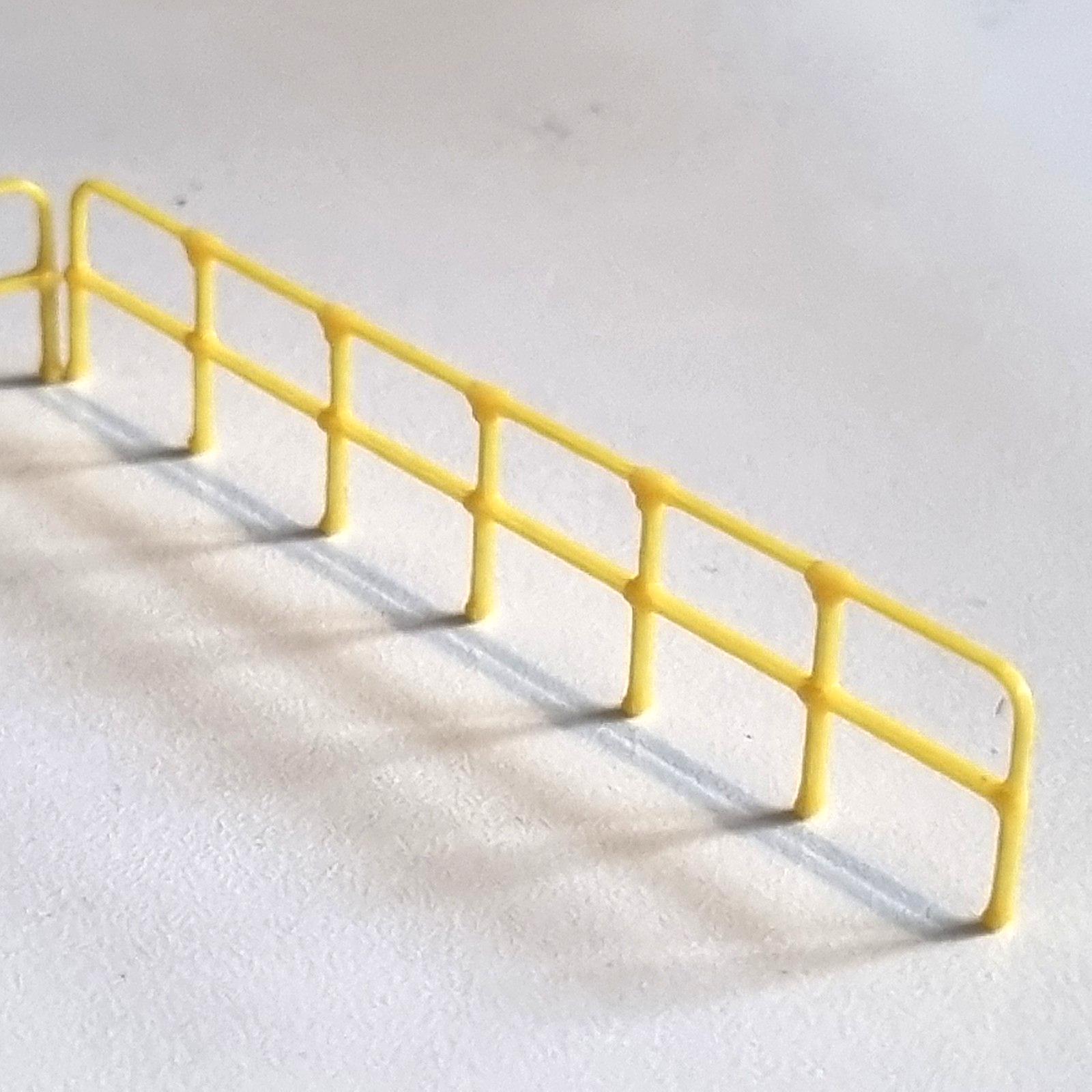 Safety Railings Yellow N gauge 1/148
