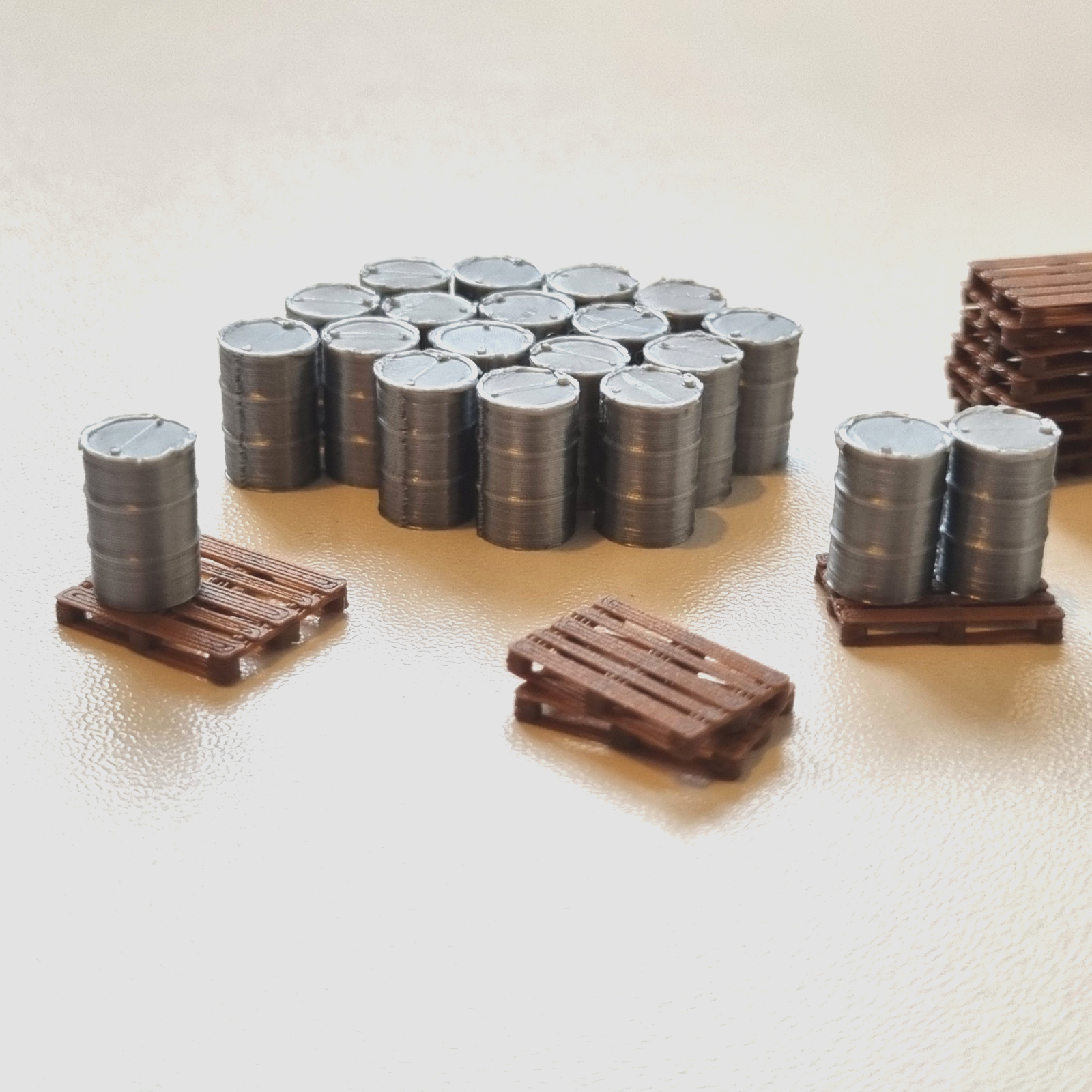 Oil Drum Barrels and Pallets Bundle OO Gauge 1/76