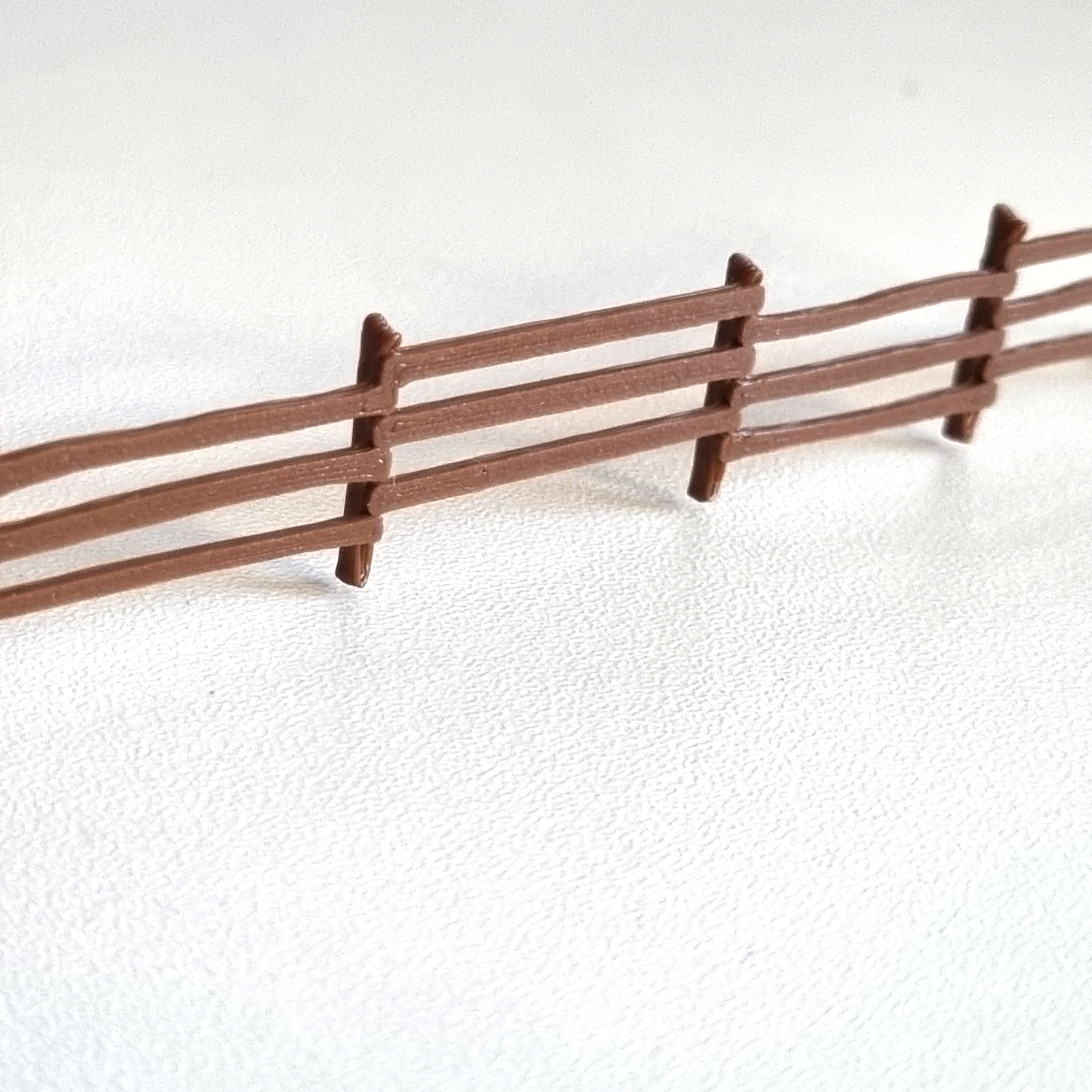 Rural Rickety Wood Fences 2 colours OO Gauge 1/76