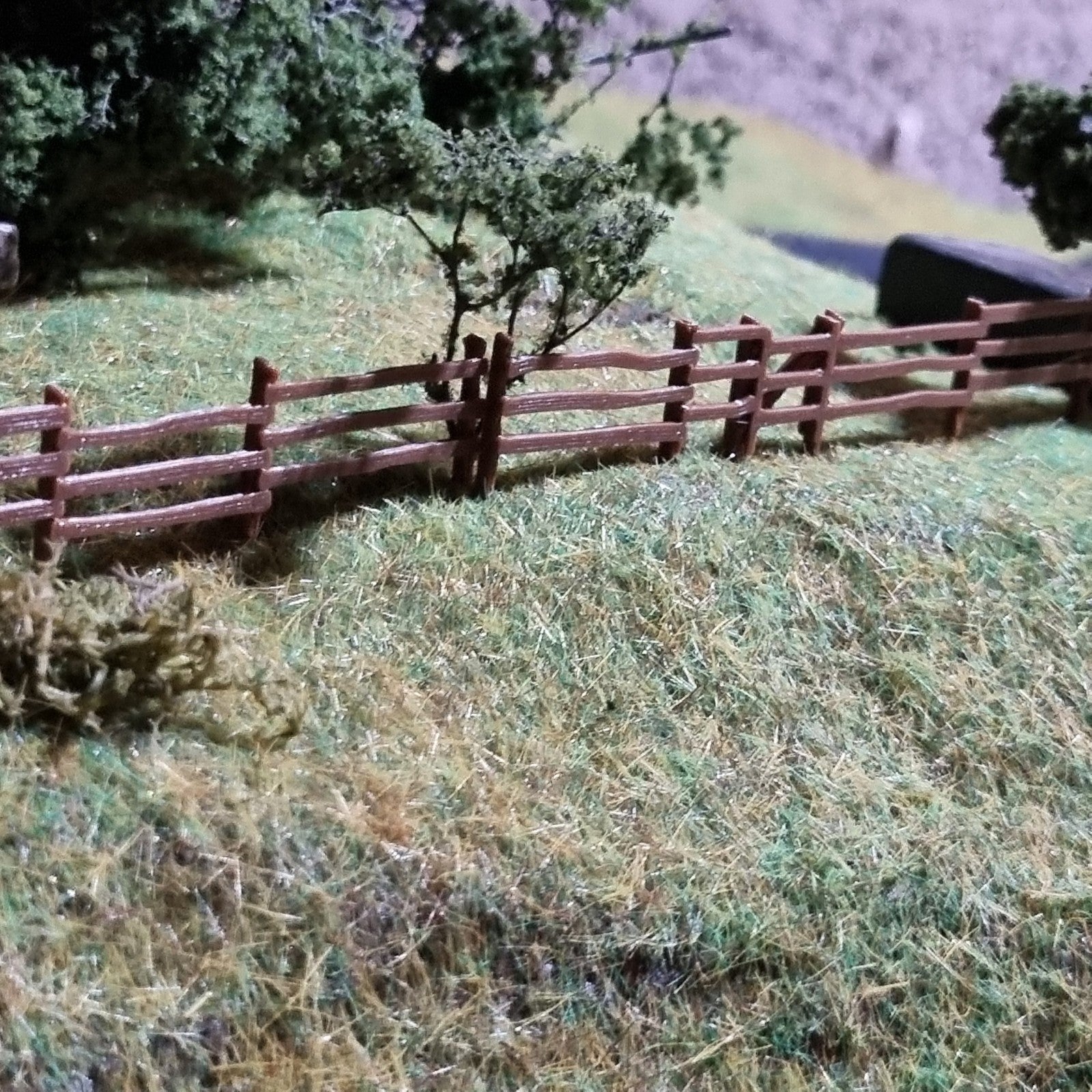 Rural Rickety Wood Fences 2 colours OO Gauge 1/76