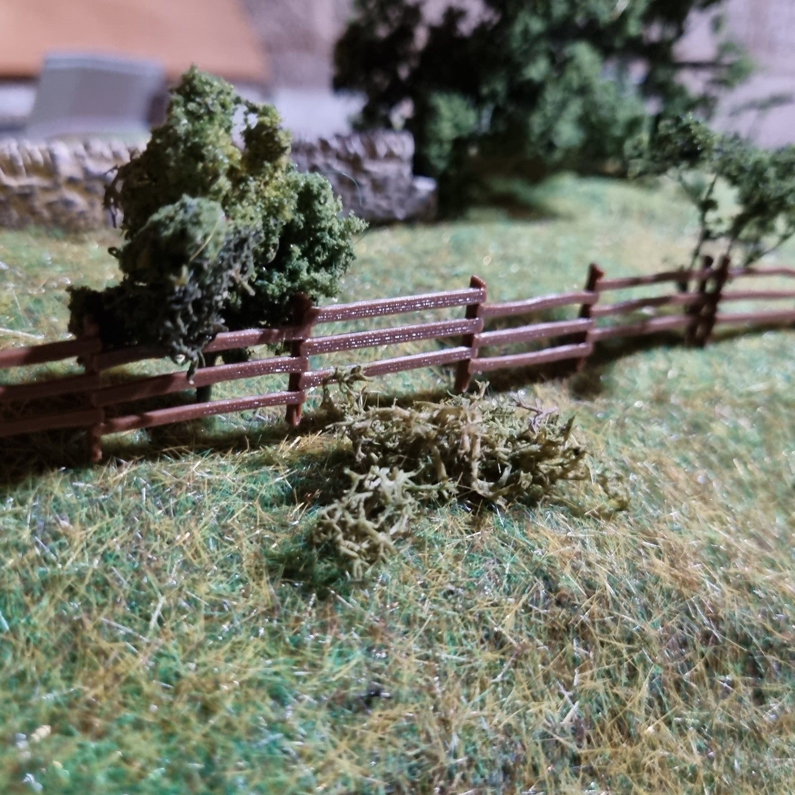 TT:120 Model Fencing Rural Rickety Wood Fences 2 colours TT 1/120 scale railway