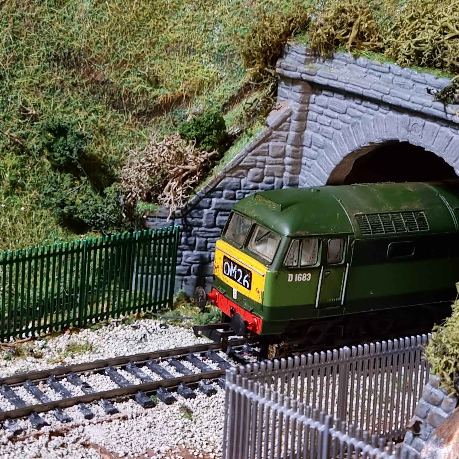 TT:120 Security Railings Fencing for model railways 10 pack Green 1/120