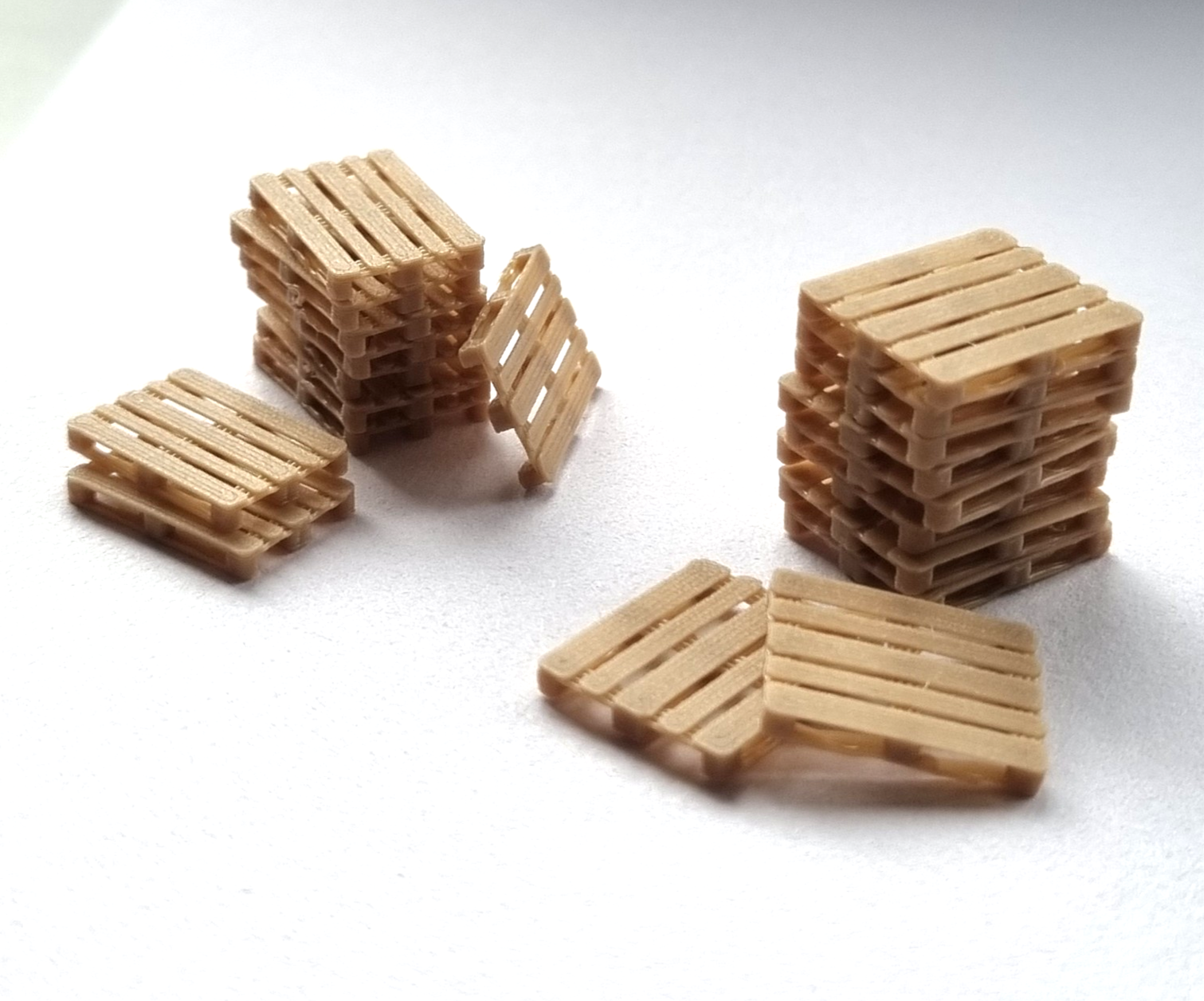 Oil Drum Barrels and Pallets Bundle OO Gauge 1/76