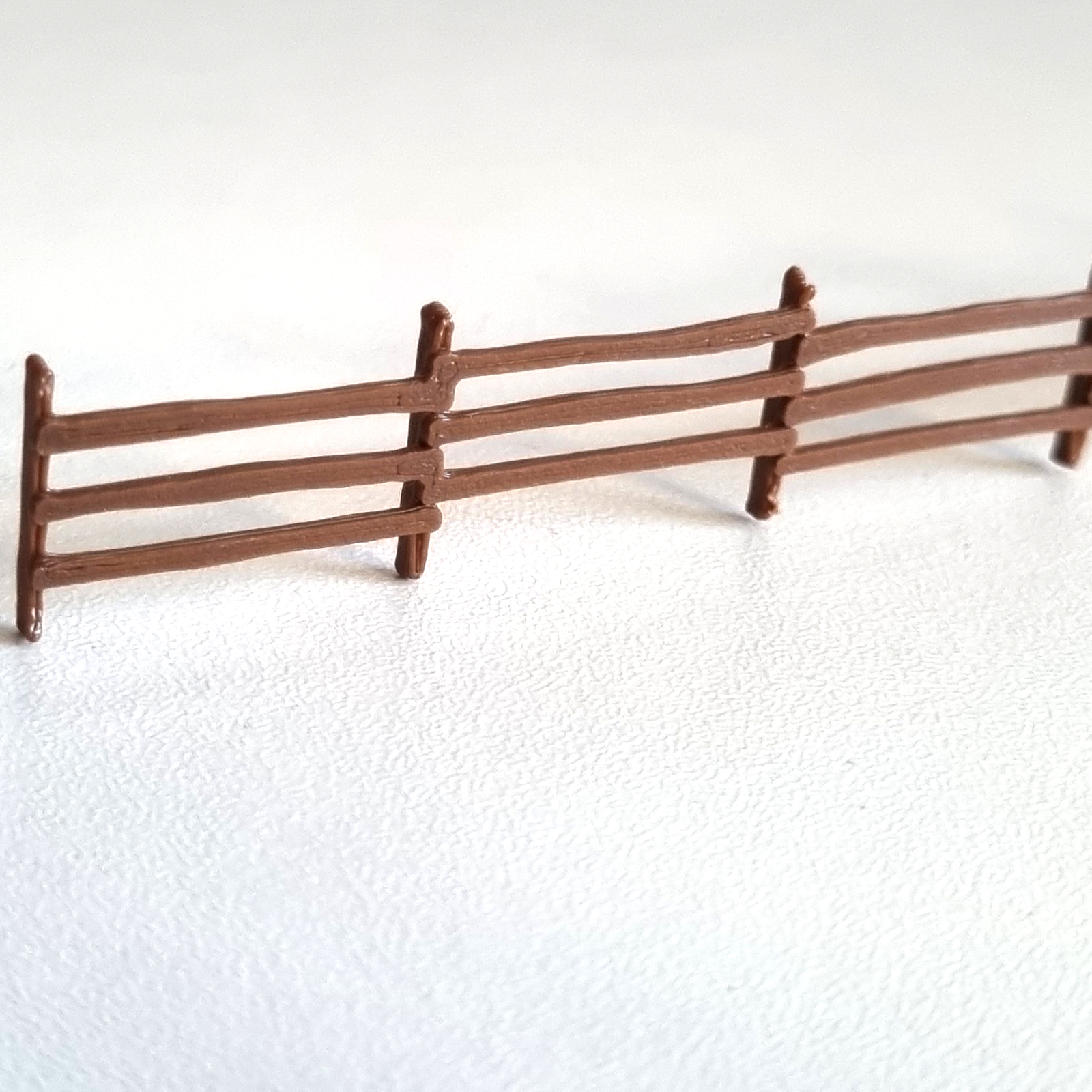 Rural Rickety Wood Fences 2 colours OO Gauge 1/76