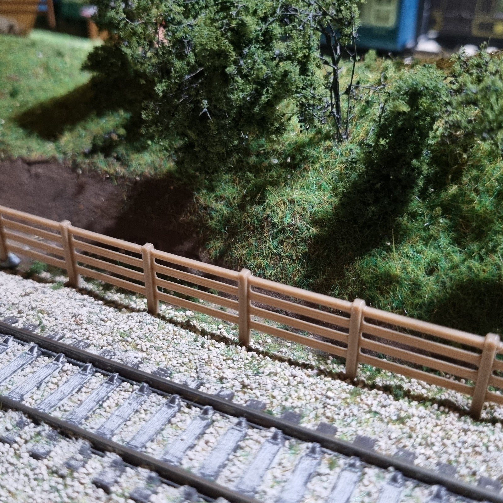 N gauge Fencing, Railings, 15 pack model railway wood fences MULTI colours 1/148