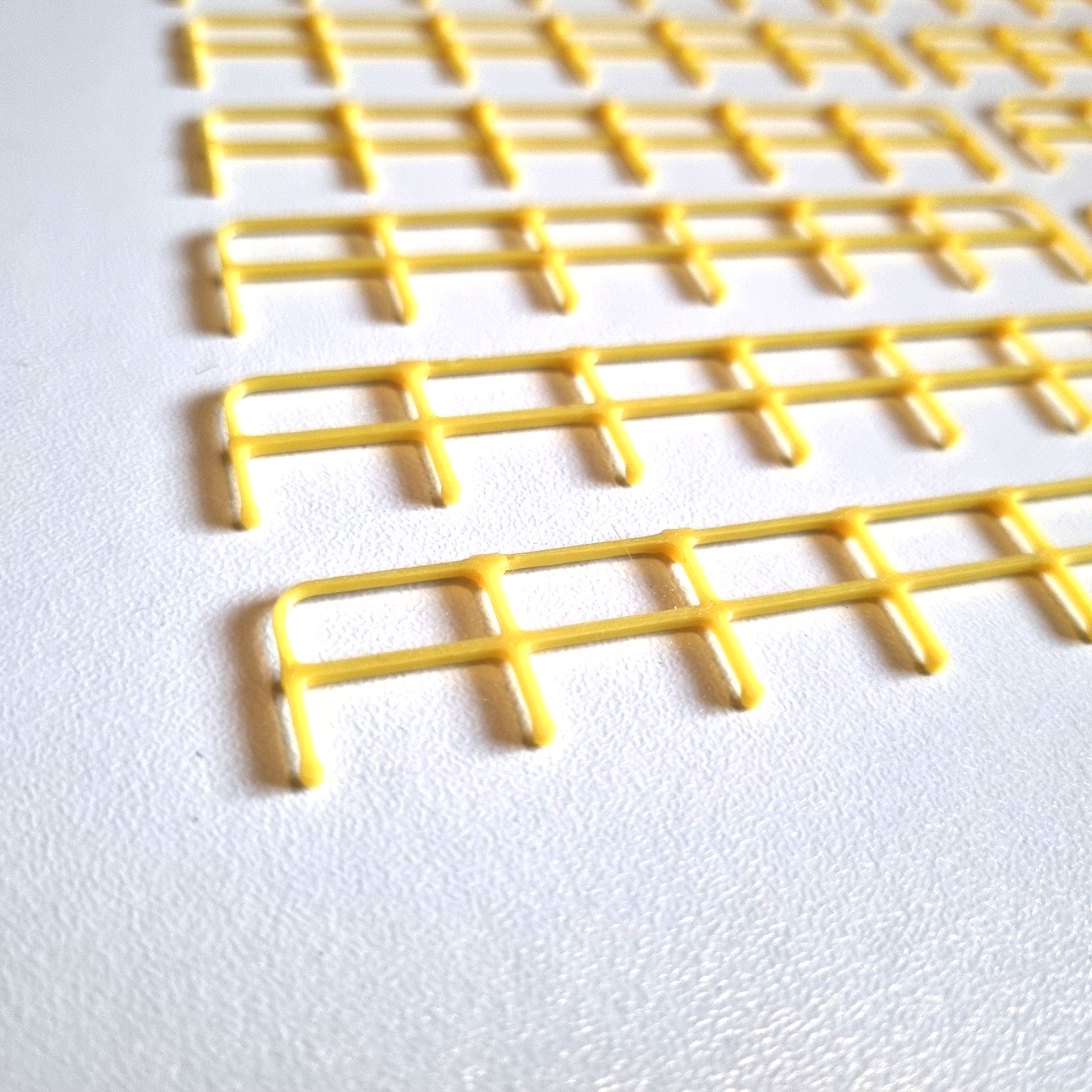 Safety Railings Yellow N gauge 1/148